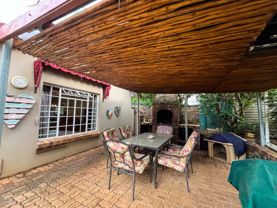 4 Bedroom Property for Sale in Vanes Estate Eastern Cape